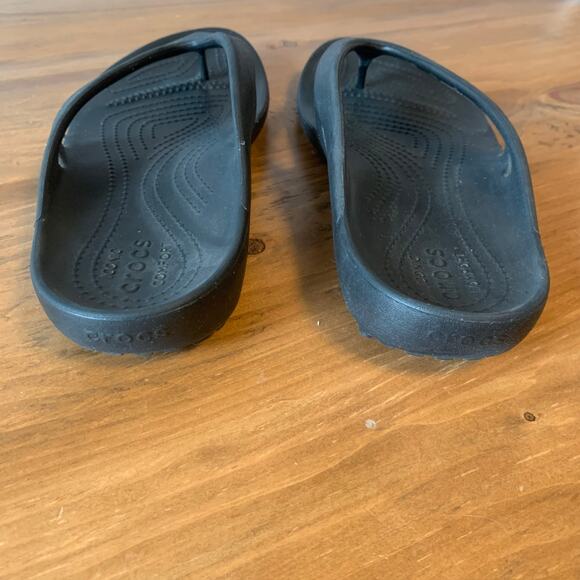 Crocs Kadee II Womens 9 Sandals Black Thong Flip Flops Slip On Beach Pool - Picture 8 of 10